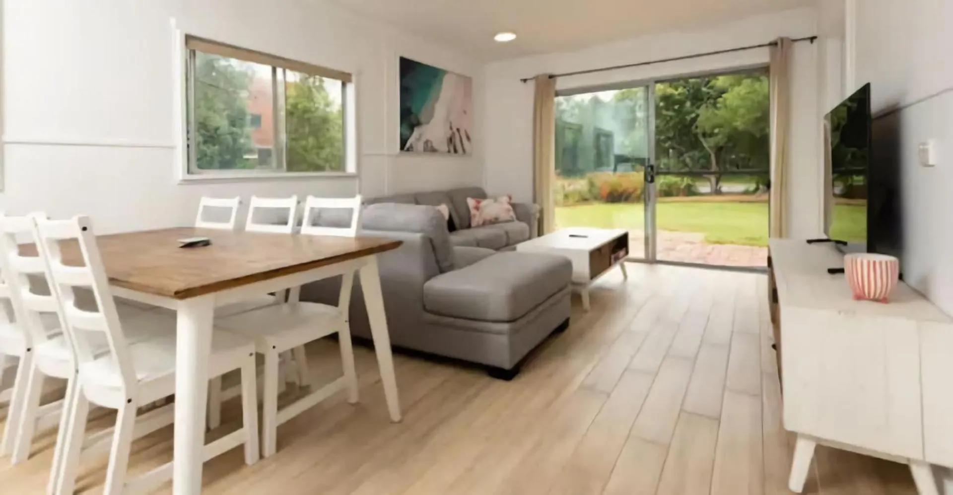 Blissful Beachfront Apartment Broulee
