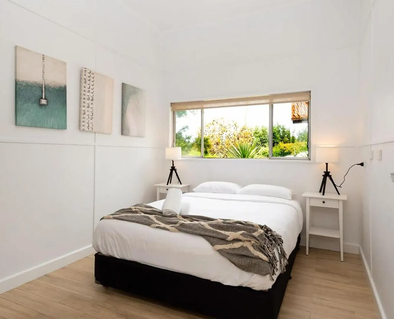 Blissful Beachfront Apartment Broulee Holiday home